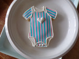 blue and pink striped gender reveal cookies by 23sweets.com with gender reveal colour inside