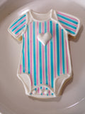 blue and pink striped gender reveal cookies by 23sweets.com with gender reveal colour inside