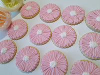 decorated daisy sugar cookies, pink daisy cookies 23sweets.com