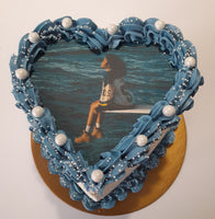 Heart cake 6” Cake with buttercream frosting in heart shape