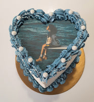 Heart cake 6” Cake with buttercream frosting in heart shape