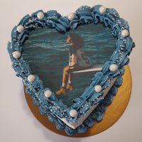 Heart cake 6” Cake with buttercream frosting in heart shape